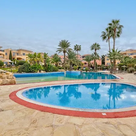 Limnaria Gardens Beautiful By Vichy Apartment Paphos