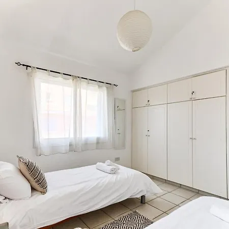 Apartment Limnaria Gardens Beautiful By Vichy Paphos